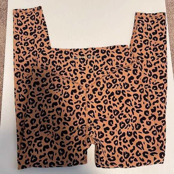 Wildfox Active Leggings Leopard Cheetah Print Size Medium - Picture 3 of 5